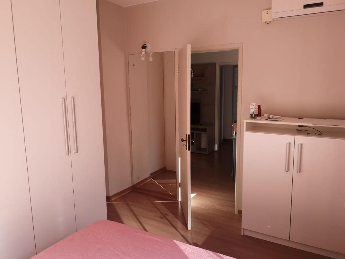 Ensolarado E Espacoso Quarto/Sala No Coracao De Poa 포르투알레그리 외부 사진
